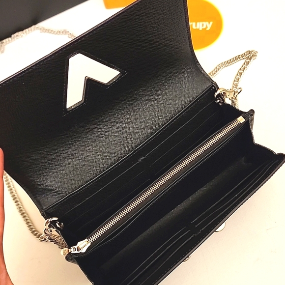 LOUIS VUITTON Epi LV Twist Crossbody Purse Wallet WOC + Original Box - Picture 5 of 17